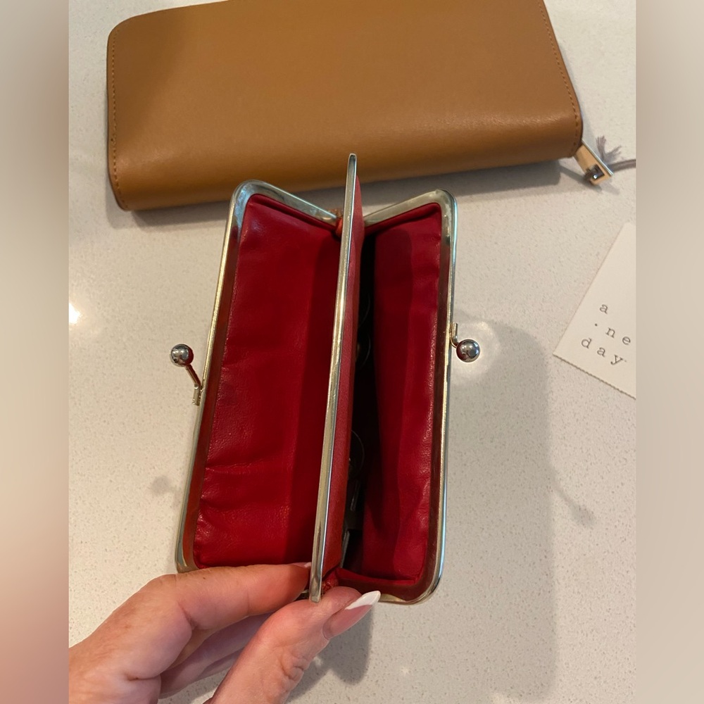 Two wallets, bundle deal - Picture 2 of 3